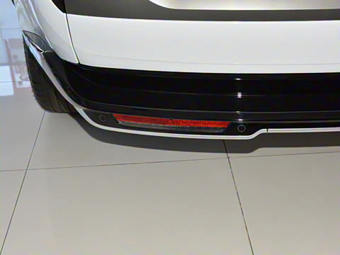 2025�� 3.0 L6 360PS ʢ����