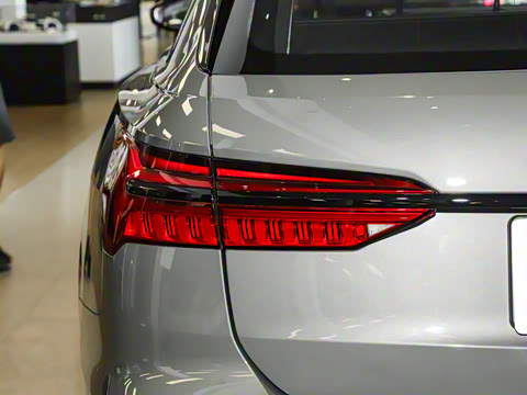 2025�� Avant 45 TFSI ��̽�ռ�