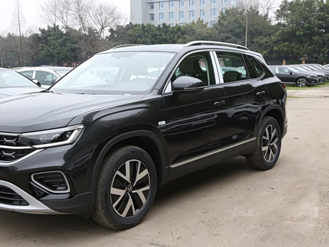 2025�� ������ 300TSI