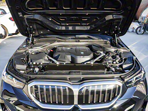 2025�� 530Li ������ M�˶���װ