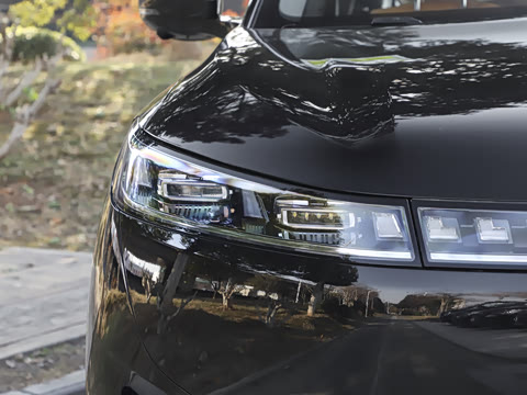 2025�� 636Max����� 5��