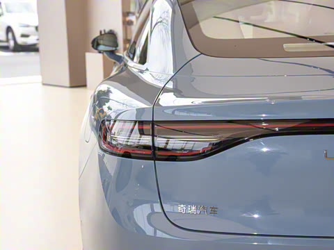 2025�� 705km Max