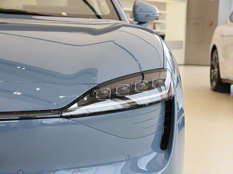 2025�� 705km Max