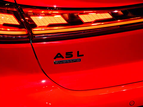 2026�� TFSI quattro 150kW �׷�������