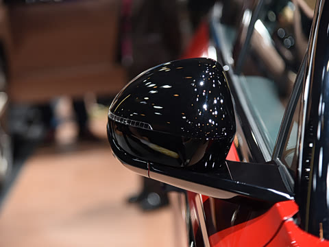 2025�� 2.0T ������������˹��