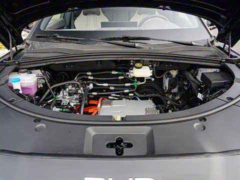 2025�� EV �Ǽݰ� 605km �콢��