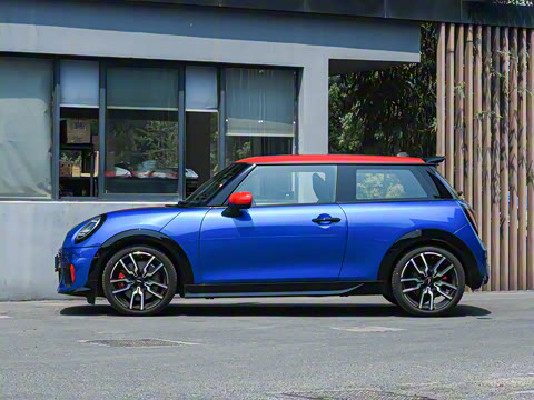 2025�� JOHN COOPER WORKS