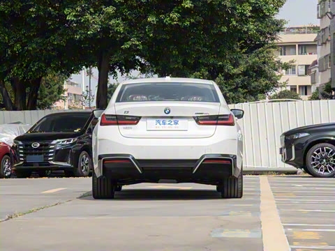 2025�� eDrive 40 L ��ҹ�˶���װ