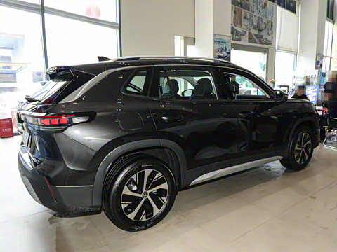 2025�� ̽��L 330TSI ������Ӣ