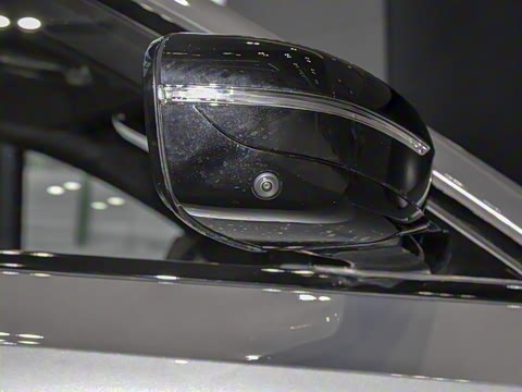 2025�� 330Li ������ M�˶���ҹ��װ