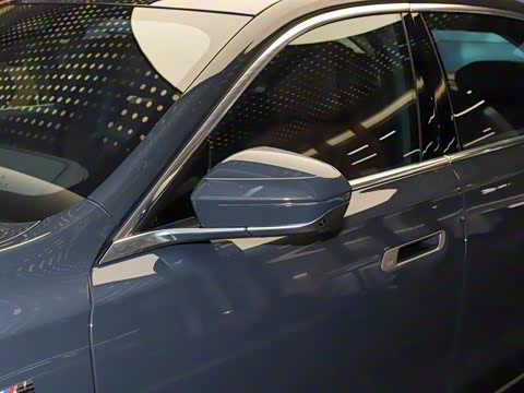 2023�� 735Li M�˶���װ