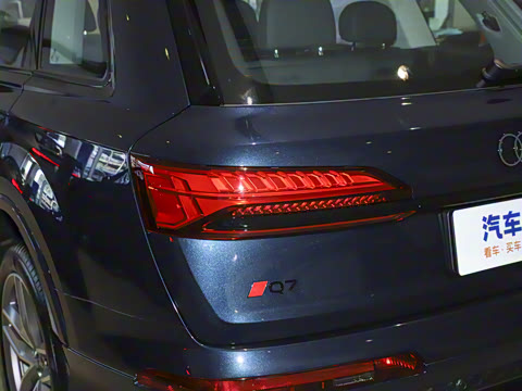 2025�� 55 TFSI quattro S line�˶���