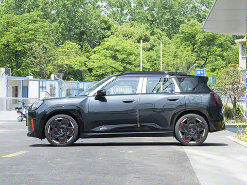 2025�� JOHN COOPER WORKS