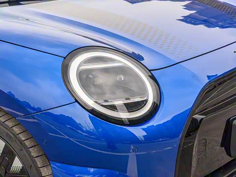 2025�� JOHN COOPER WORKS