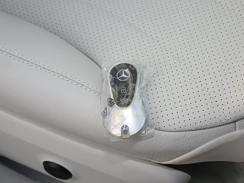 2025�� 500 4MATIC ������