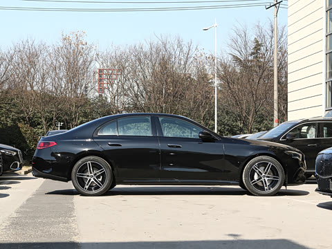 2025�� E 300 ʱ�����˶���