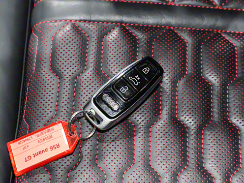 2025�� RS 6 Avant GT