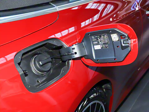 2025�� CLE 260 ������ܳ�