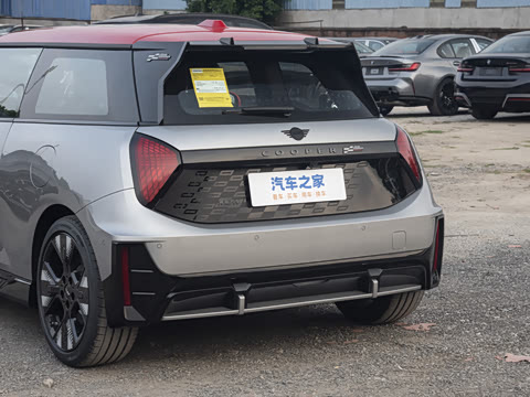 2025�� JOHN COOPER WORKS