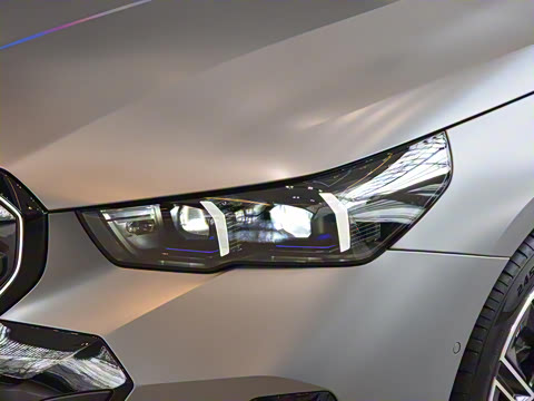 2024�� xDrive M60