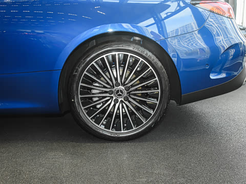 2025�� CLE 260 ���ܳ�