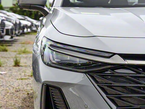 2025�� 2.0T �Զ���+