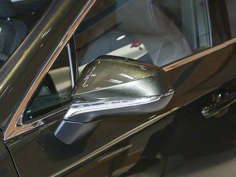 2025�� 300 ����������