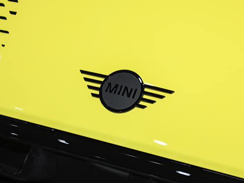 2025�� JOHN COOPER WORKS CABRIO