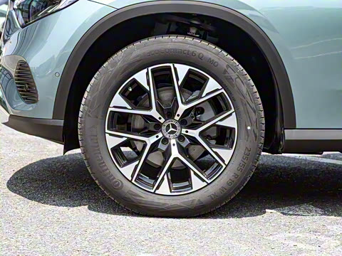 2025�� �Ŀ� GLC 260 L 4MATIC ������