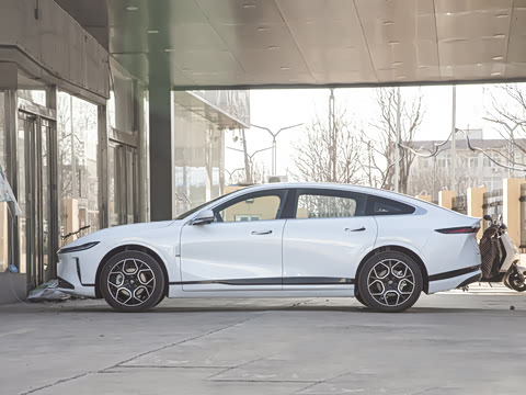 2025�� ��������� 710�콢��