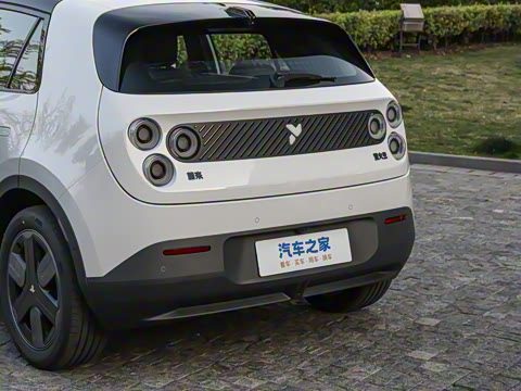 2025 ڰ