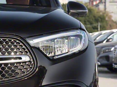 2025�� GLC 300 L 4MATIC ������ 7��