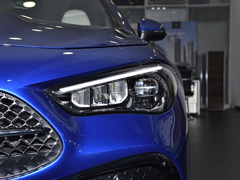 2025�� CLE 260 ������ܳ�