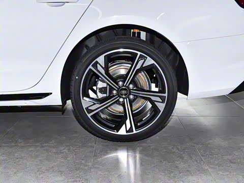 2025�� 200���������� 40 TFSI ���������� B&O ��ҹ��