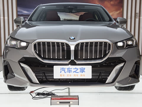 2025�� 530Li ������ M�˶���װ