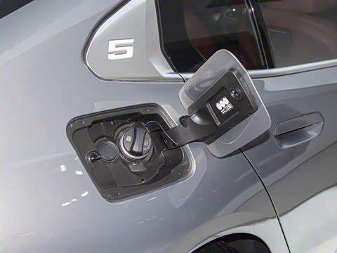 2025�� 530Li ������ M�˶���װ