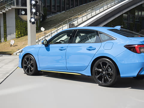 2025�� 2.0L e:HEV �񡤿Ƽ���