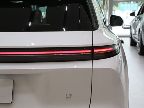 2025�� Ultra ���ܻ��°�