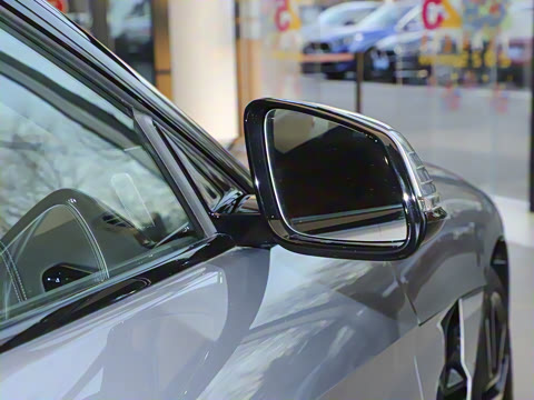 2023�� sDrive 25i M�˶���װ