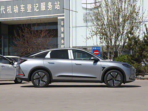 2025�� 735MAX 160kW