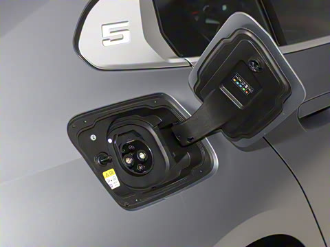 2025�� eDrive 40L M�˶���װ