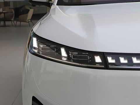 2025�� 210Ultra���̰� 6��