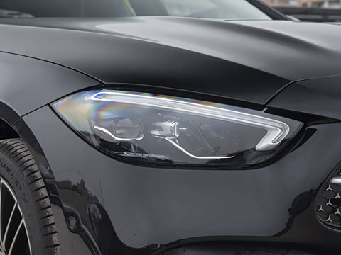 2025�� �Ŀ� C 260 L �˶���