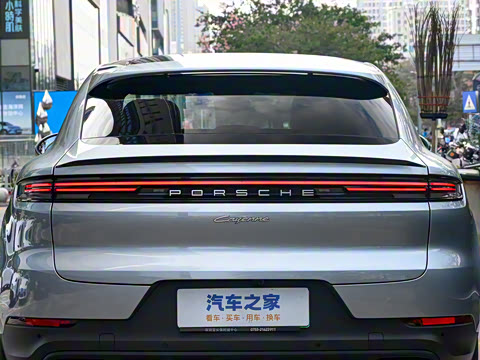 2024�� Cayenne Coup�� E-Hybrid 2.0T