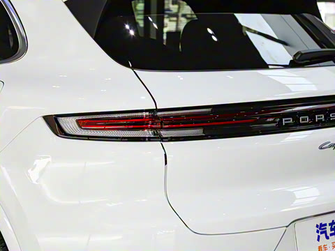 2025�� Cayenne S E-Hybrid 3.0T