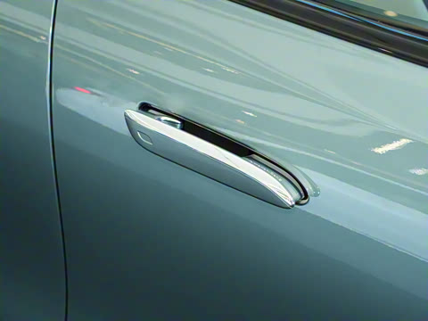 2025�� �Ŀ� E 260 �˶���