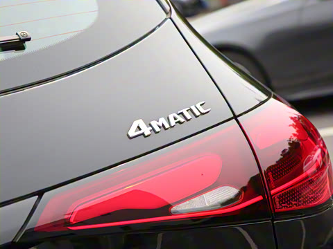 2024�� GLC 260 L 4MATIC ������ 7��