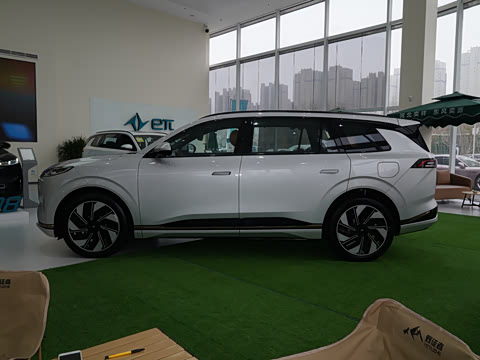 2025�� 210Ultra���Ȱ� 5��