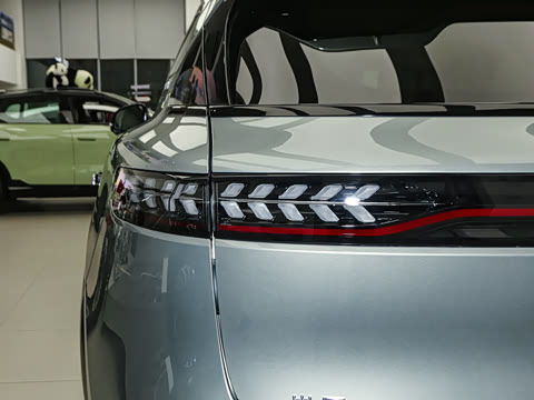 2025�� 318 259km ����̽����