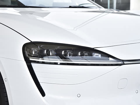 2025�� 705km Pro